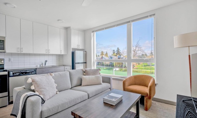 Columbia City Apartment | Trendy Columbia City 1BR w/ W/D & Gym, steps to Light Rail, by Blueground