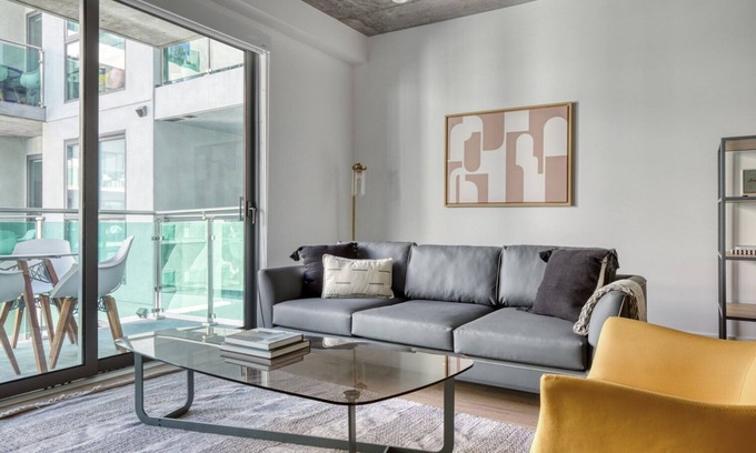 City West Apartment | Trendy Downtown 1BR w/Pool, Gym & W/D near Staples Center, by Blueground