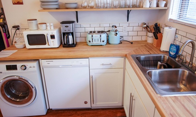 Cleveland Park House | Trendy East Nashville 2bd/1bth