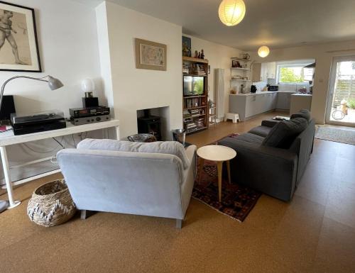 Easton House | Trendy Easton Escape with Parking