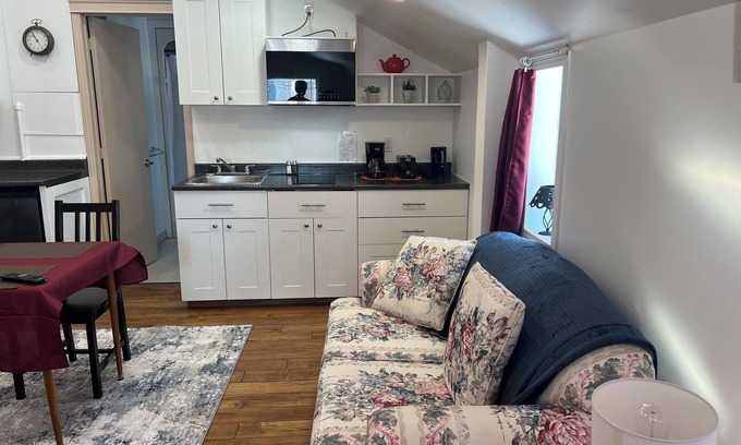 Fredericton Apartment | Trendy In-Town Studio | Fast WiFi & Work Desk