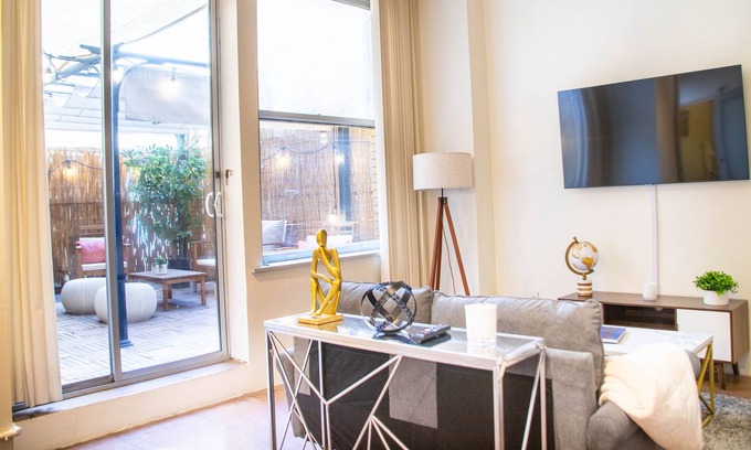 Historic Core Apartment | Trendy Loft with Private Patio in the Central Area of DTLA