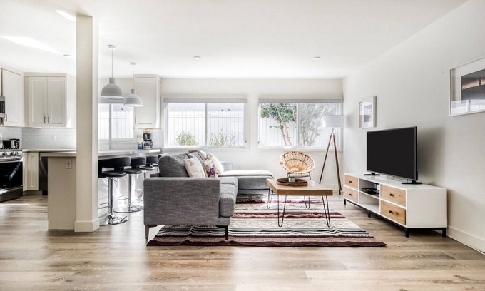 Redondo Beach Apartment | Trendy Redondo Beach 2BR, nr Pier, Beach & Restaurants, by Blueground