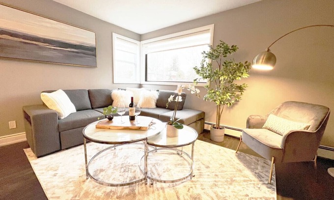 South London Apartment | Trendy Stay, Near Covent Garden & Hyland Cinema