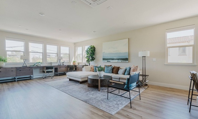Sunnyvale House | Trendy Sunnyvale 3BR w/Parking & W/D, nr Groceries, by Blueground