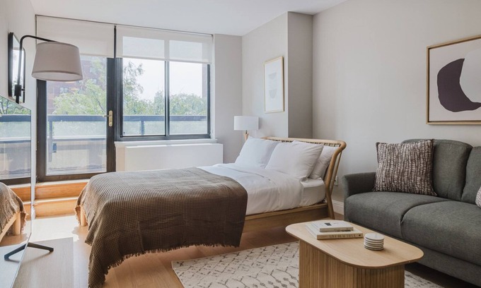 Upper East Side Apartment | Trendy UES Studio w/Doorman, Gym, Lounge & W/D, by Blueground