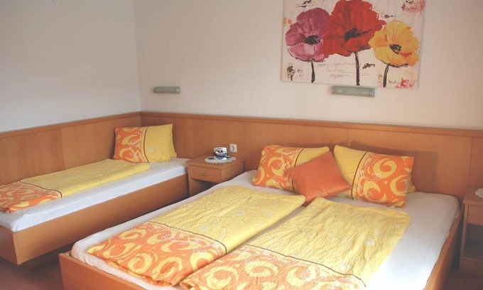 Klopein Bed & Breakfast | Triple room, balcony, lake view - Pension Agnes