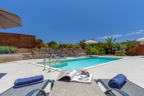 Milia Villa | Trialonia Luxury Villa
