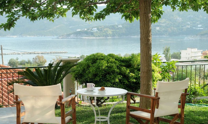 Agii Apostoli House | Triantafilia Guesthouse