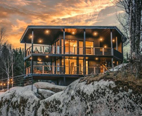 Lac Beauport Ski Chalet | Tricera - Panoramic View near Quebec City