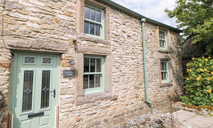 Castleton House | TRICKETT GATE COTTAGE, family friendly in Castleton, Peak District
