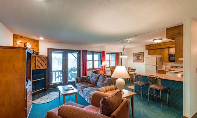 DuBois Condo | Trilevel 2 Bedroom Condo in Lakeside Resort Community (1 Queen & 2 Twin Beds)