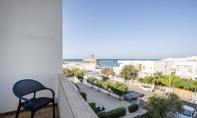 Marina di Ostuni Apartment | Trilocale -Apartment-Balcony-Private Bathroom