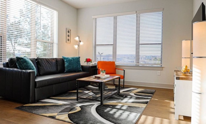 Chapel Hill Apartment | Trilogy 207 · Luxury 1 BR apt | Sleep 4 w/Gym& Pool Chapel Hill*