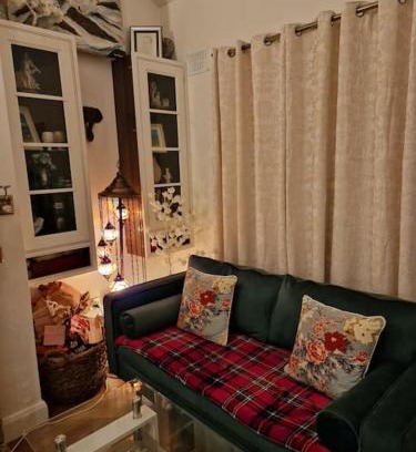 City Centre Dublin Apartment | Trinity Cottage 2 bed with mezzanine