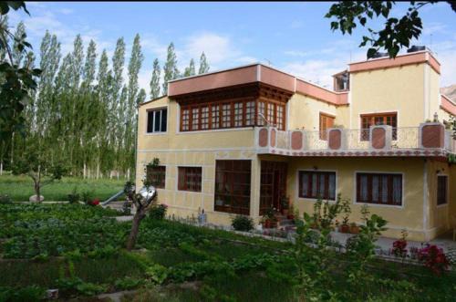 She House | Trinity Home Stay
