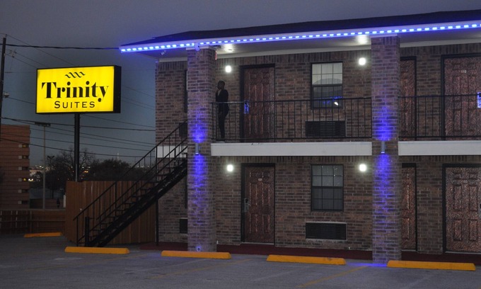 Cedar Crest Hotel | Trinity Suites Downtown Dallas