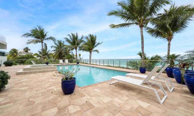 Paradise Island House | Trinity Villa