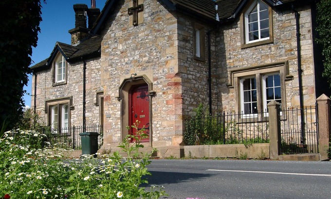 Skipton House | Trio of Cottages sleeping 17 guests with access to an award winning wellbeing resort