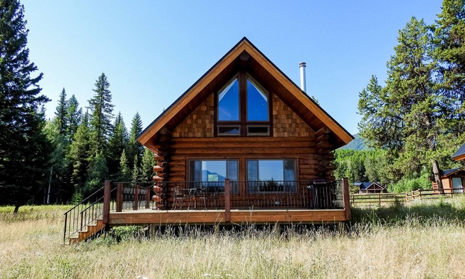 Polebridge Cabin | Trio of rustic cabins on 21 acres near Glacier National Park