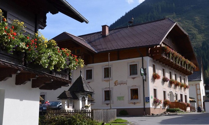 Sankt Nikolai im Solktal Apartment | Triple room with shower, WC - Gasthof "Zum Gamsjäger"