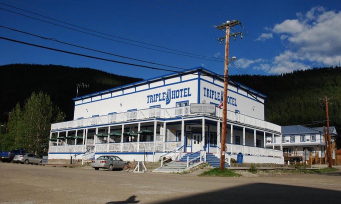 Dawson City Hotel | Triple J Hotel