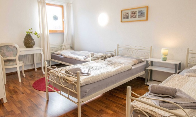 Prohn Apartment | Triple room (17) - Pension Zur Kurve
