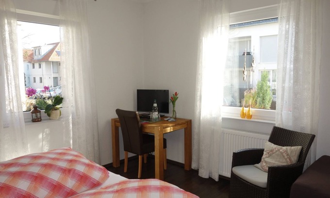 Neckarsulm Apartment | Triple room - Neckar berth