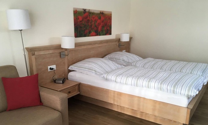 Strenglin Apartment | Triple Room, Shower, Toilet - Strengliner Mill, Hotel