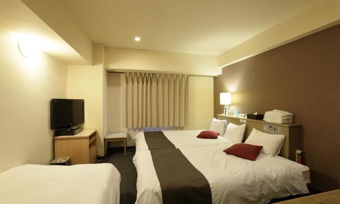 Nishishinsaibashi Hotel | Triple Room Smoking/Osaka Ōsaka