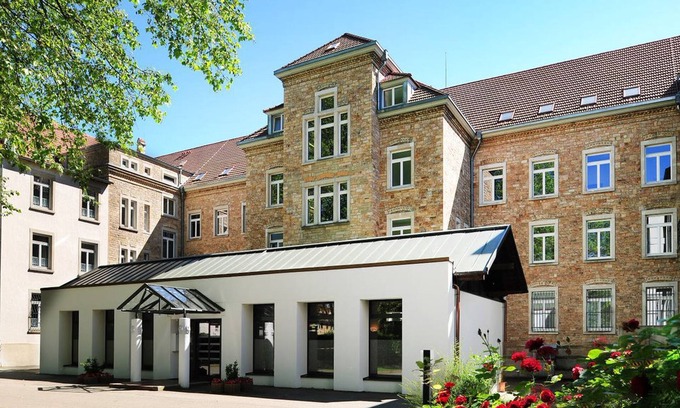Rastatt Apartment | Triple room with shared bathroom