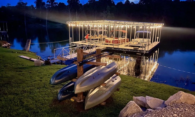 La Follette Resort | “Triple Timbers” 18 bdrm,sleeps 56! hotubs, docks, 5 firepits, sxs, rent boats
