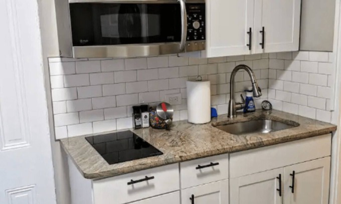 Wilmington Apartment | Trolley Teacup Charming Cozy Studio