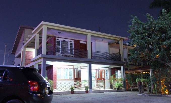 Muyenga Hotel | Troos Hotel