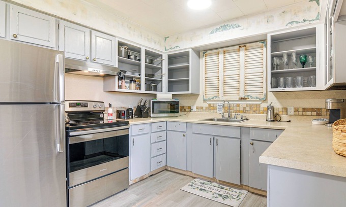 Tropic Cottage | Tropic Getaway Near Bryce Canyon National Park!