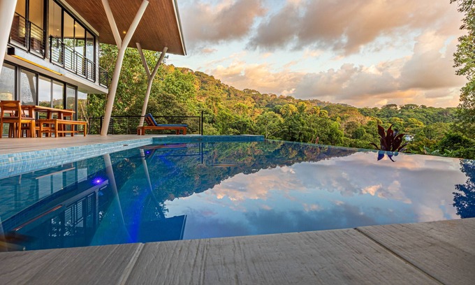 Hatillo Villa | Tropical 4 Bedroom Luxury Home with Pool & Hot Tub