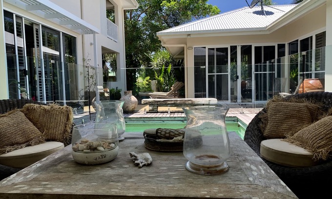 Mission Beach House | Tropical beach villa