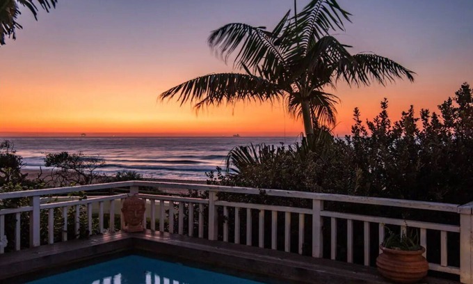 Selection Beach House | Tropical beachfront villa in Umdloti - Endless summers