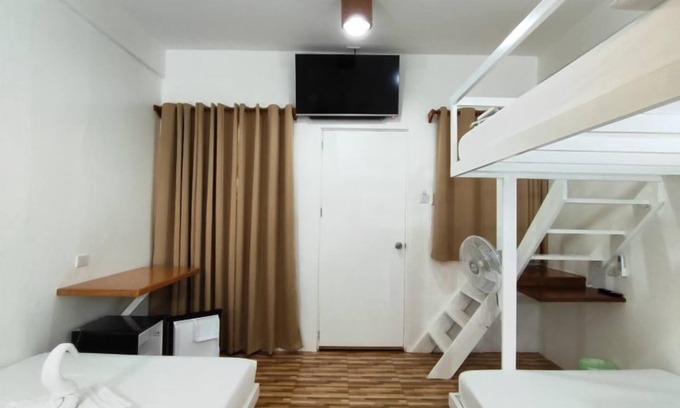 San Pedro Apartment | Tropical Bliss in Puerto Princesa