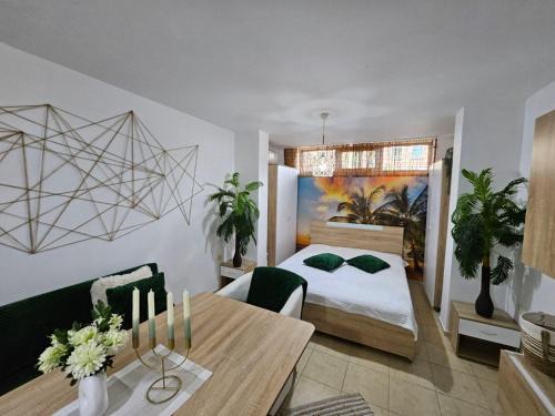 Ravda Apartment | Tropical Chic for Two, Basement Studio Escape by Flat Mаnager