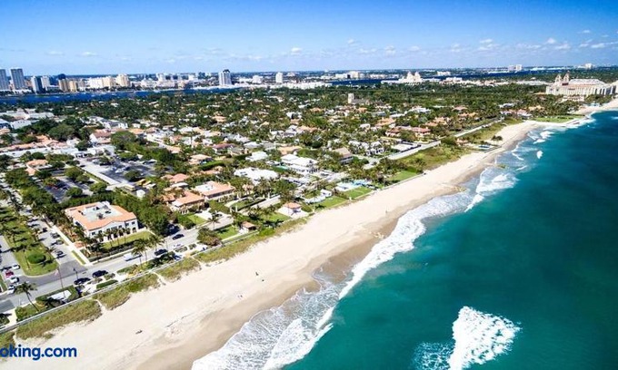 Palm Beach - West Palm Beach Apartment | Tropical Elegant Palm Beach 2 Bedroom 2 Bathroom Suite