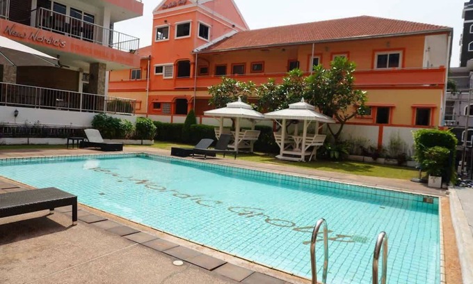 Pratumnak Hill Condo | Tropical escape just steps from the beach