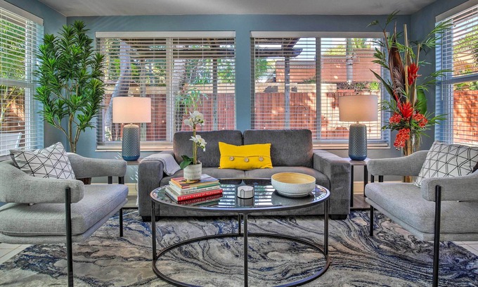Middle River Terrace House | Tropical Fort Lauderdale Home: 3 Mi to Beach!