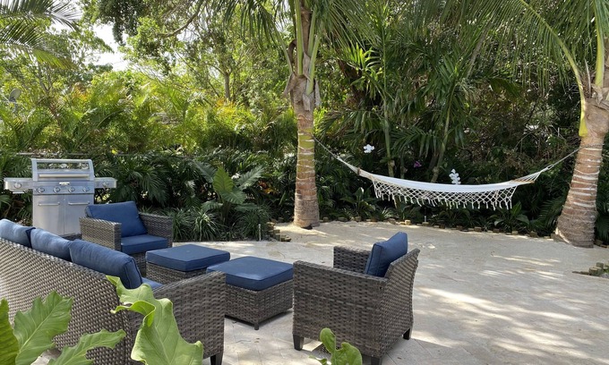 Florida North Atlantic Coast House | Tropical Getaway 4 miles from Beach