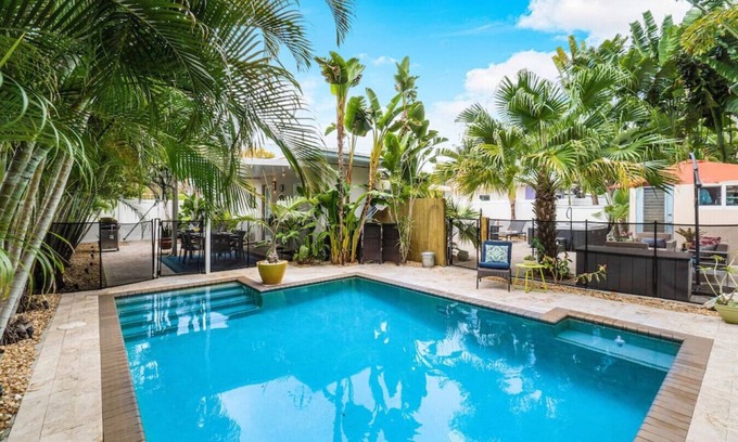 Middle River Terrace House | Tropical Heated Pool+Hot Tub! 1 Mile To Beach!