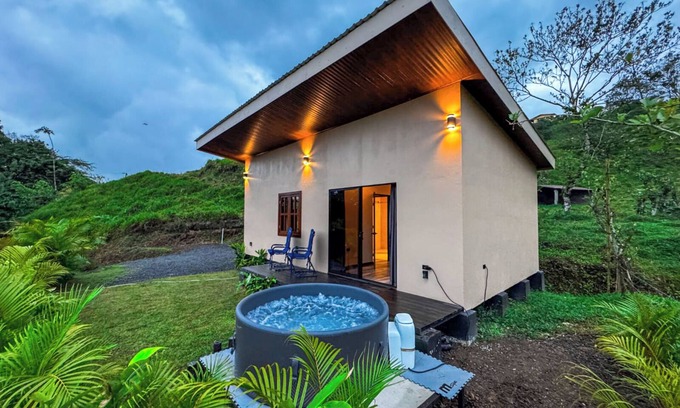 La Fortuna House | Tropical House