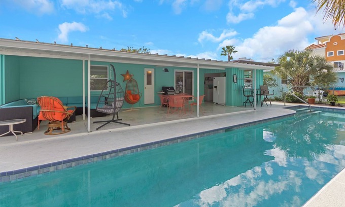 Redington Shores House | Tropical house at the beach, on a barrier island!