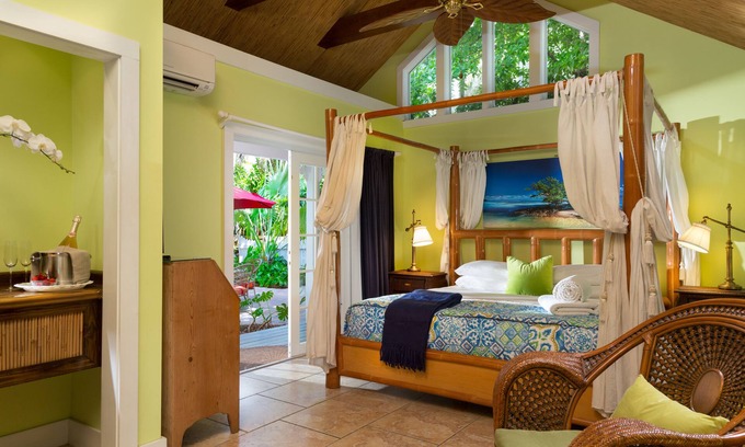 Downtown Bed & Breakfast | Tropical Inn