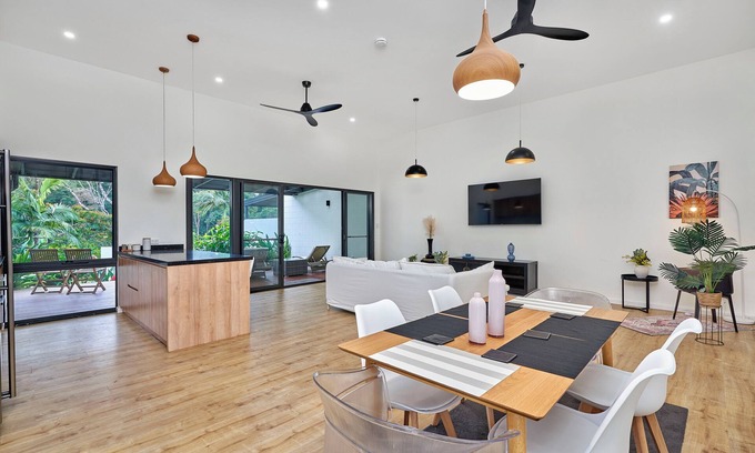 Kuranda House | Tropical Kuranda Modern Retreat