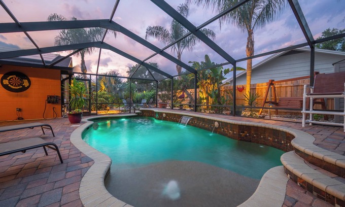 Lakeland House | Tropical oasis, centrally located, quiet street. Close to everything!